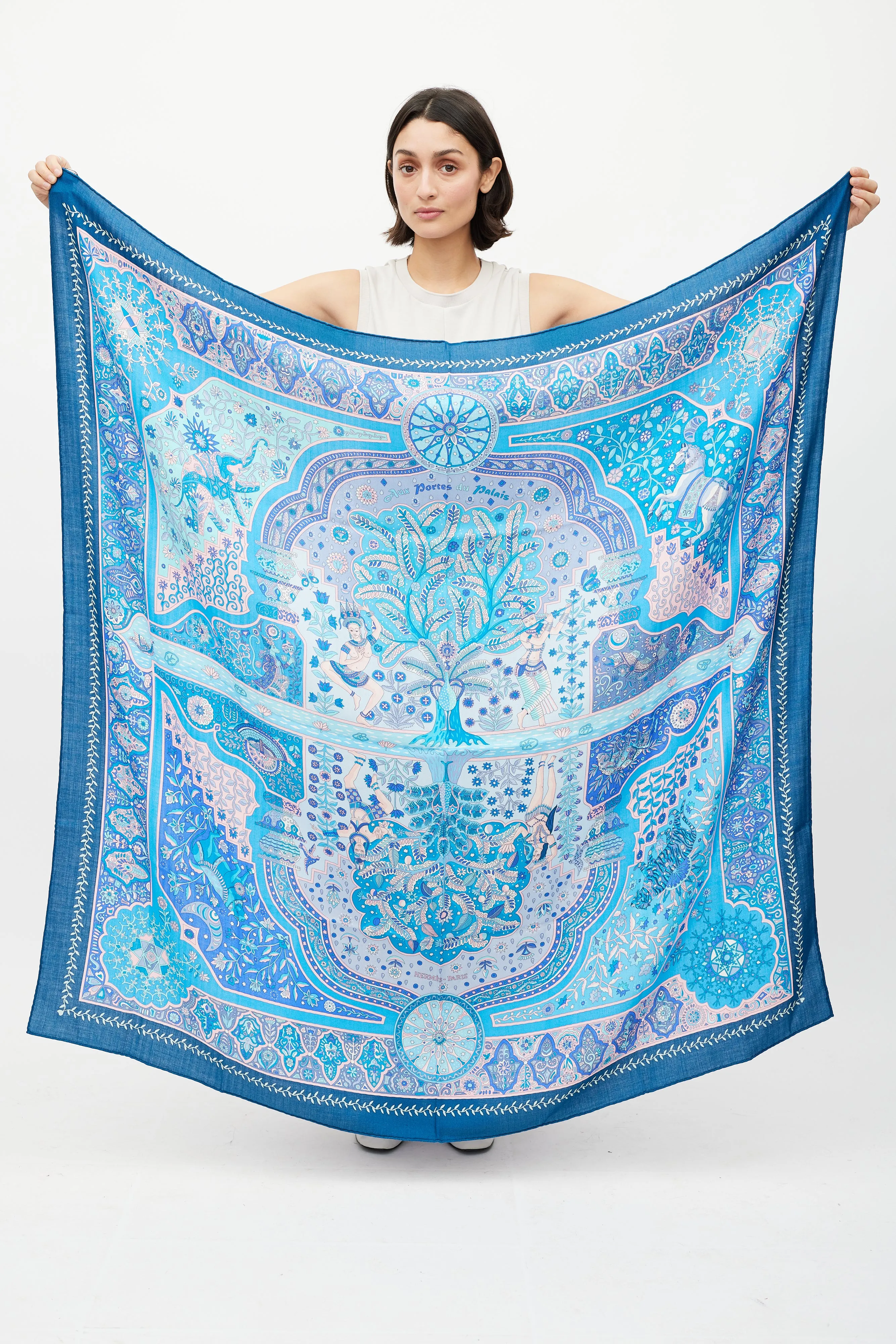 Blue & Pink Aux Portes de Palais 140 Scarf